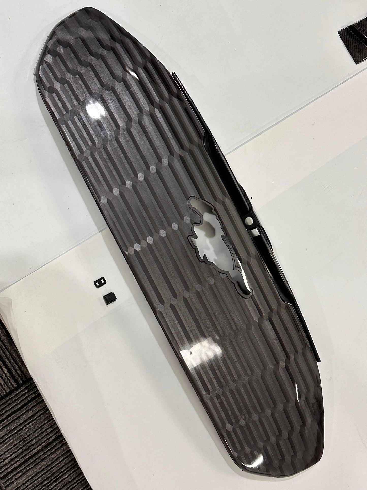 KIT NON-GT 3D GRILL with LIGH-UP PONIES
