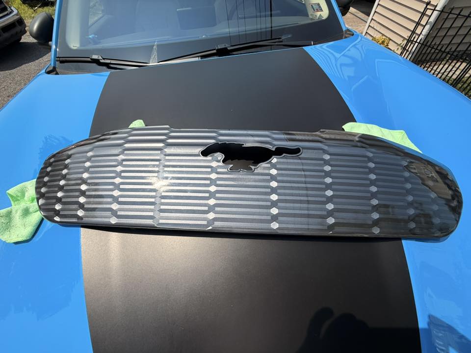 KIT NON-GT 3D GRILL with LIGH-UP PONIES