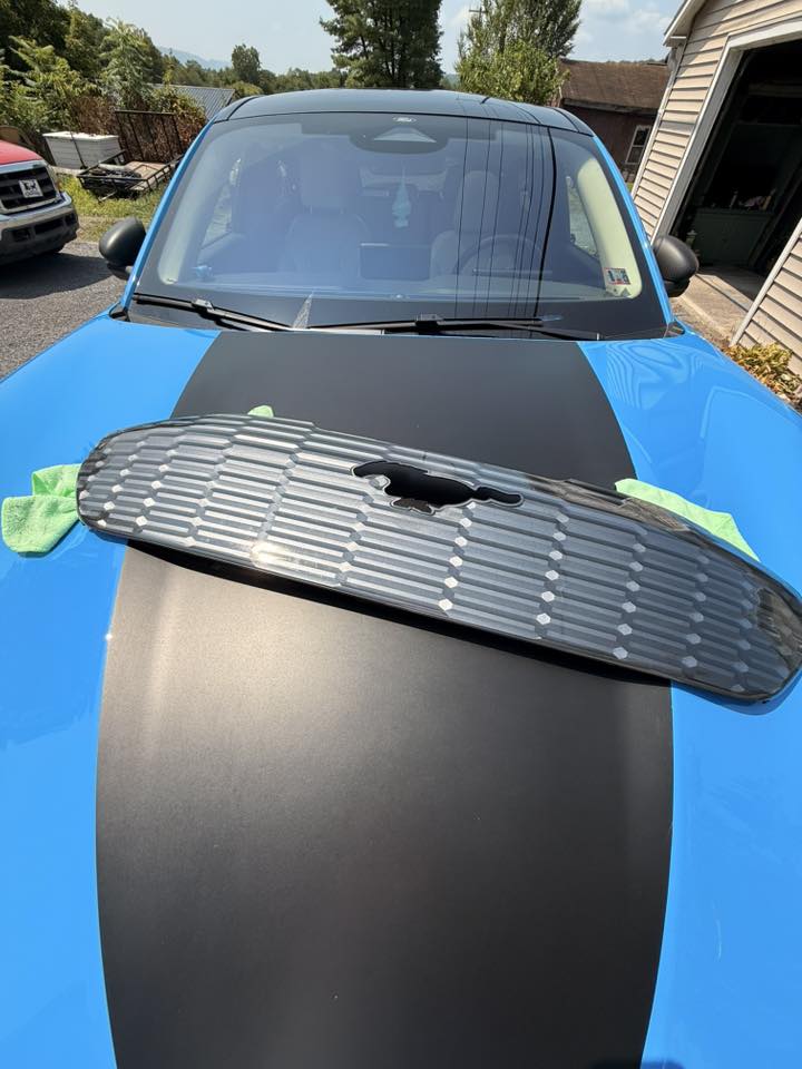 KIT NON-GT 3D GRILL with LIGH-UP PONIES