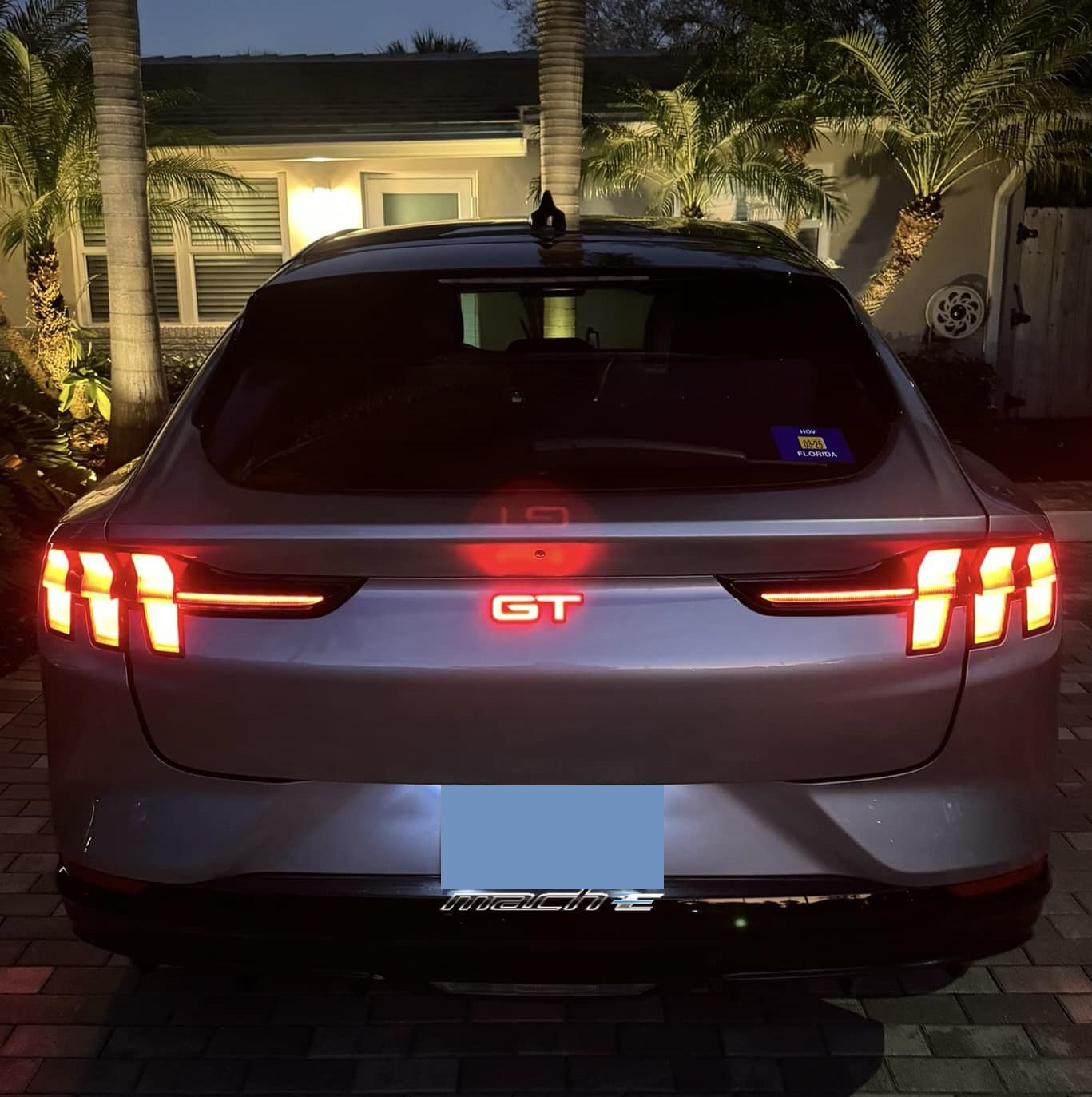 LIGHT-UP GT LOGO