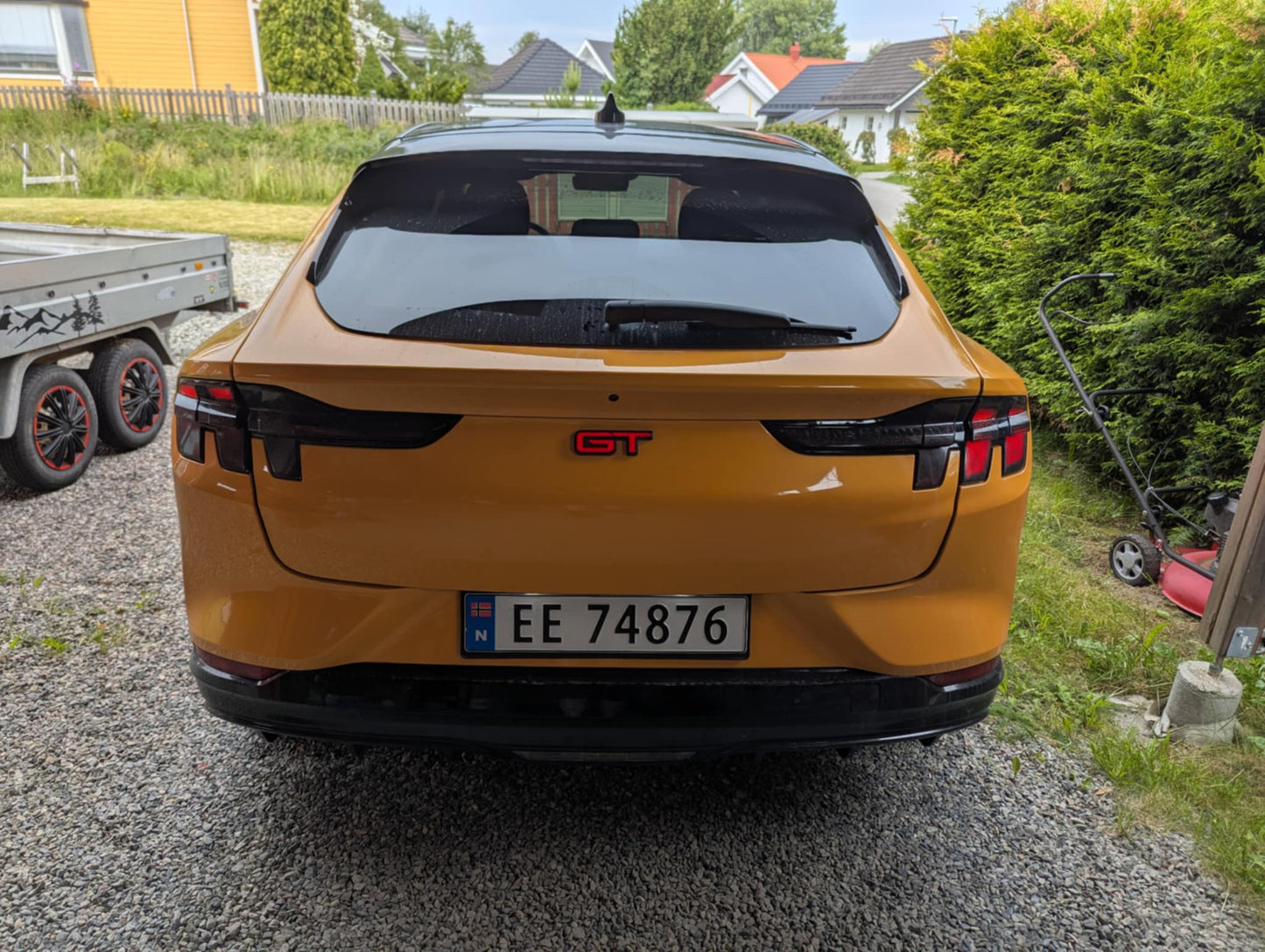 LIGHT-UP GT LOGO