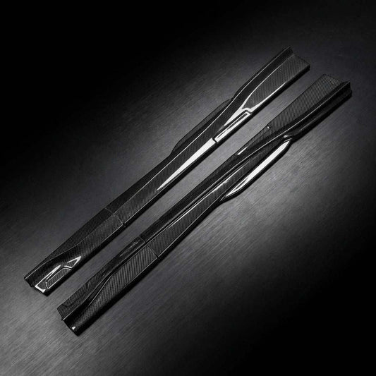 Side skirts for Mustang Mach-E 2021-2026 in wet carbon fiber for sporty look and improved aerodynamics